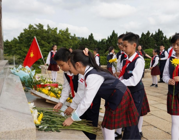 清明節(jié)，南山學(xué)子追思英烈，弘揚(yáng)民族精神